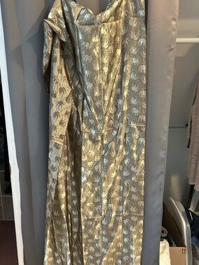 100% silk golden color elephant motif scarf